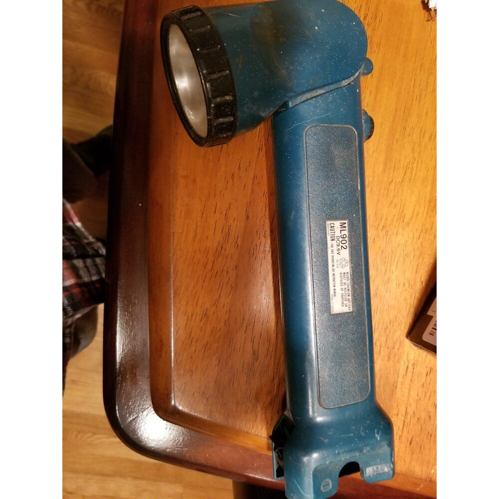 Makita cordless flashlight
